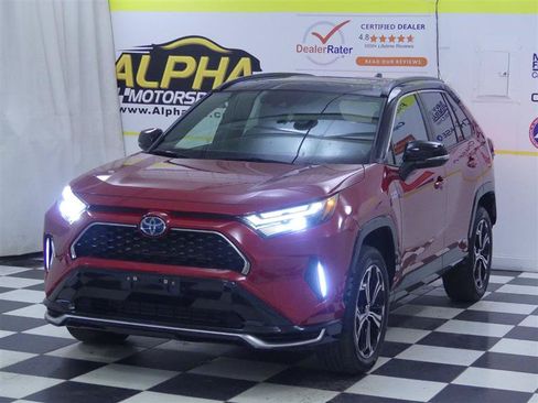 Used 2024 Toyota RAV4 XSE w/ Weather Package AWD/4WD image 4