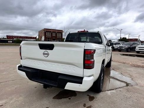 New 2025 Nissan Frontier SV w/ SV Convenience Package image 7