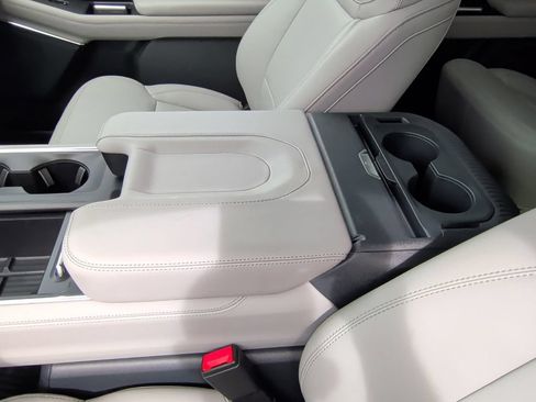 New 2027 Ford Expedition Active RWD image 29