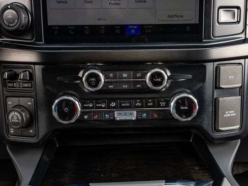 Used 2023 Ford F250 Lariat image 27