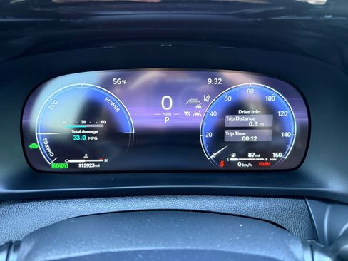 Used 2023 Toyota Crown XLE image 12