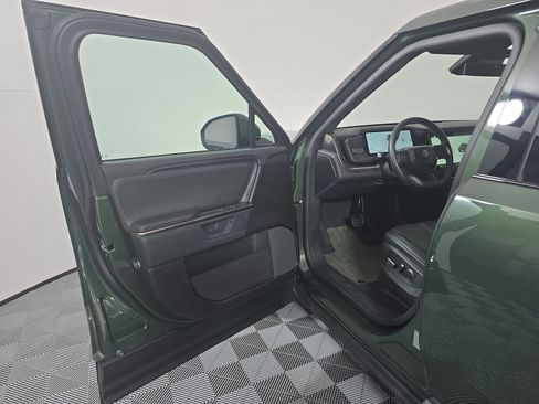 Used 2025 Rivian R1T Adventure AWD/4WD image 17