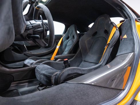 Used 2019 McLaren 600LT RWD image 7