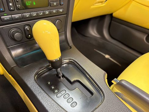 Used 2002 Ford Thunderbird RWD image 26