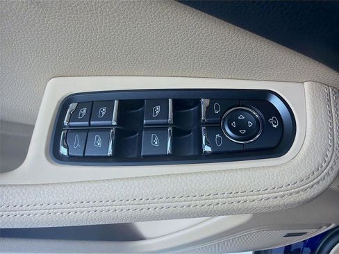 New 2026 Porsche Macan image 8