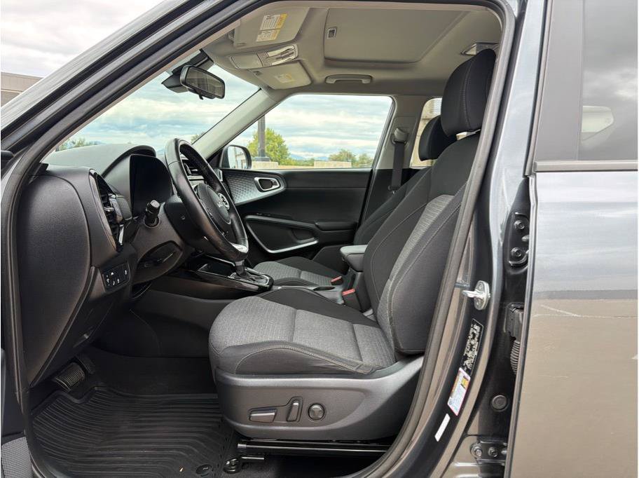 Used 2022 Kia Soul EX FWD image 10