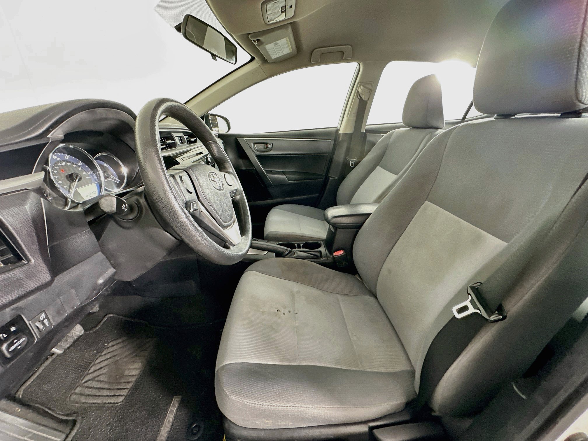 Used 2014 Toyota Corolla L FWD image 13