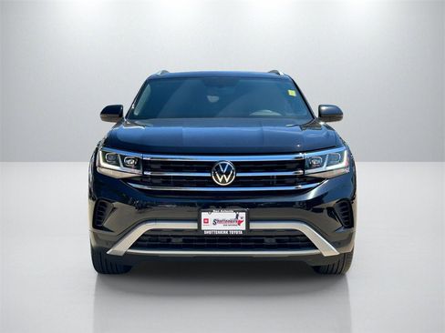 Used 2022 Volkswagen Atlas Cross Sport SE image 2