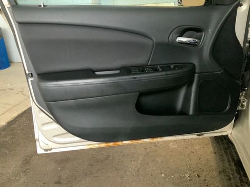Used 2013 Chrysler 200 Touring FWD image 14