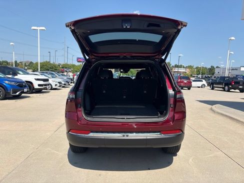 Used 2025 Jeep Grand Cherokee Limited AWD/4WD image 42