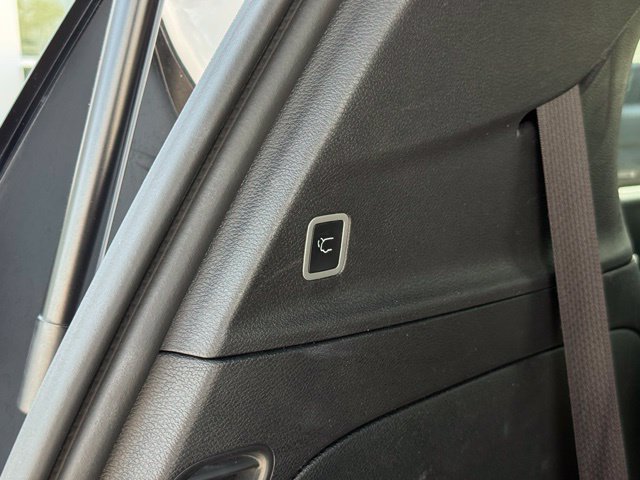 Used 2025 Chrysler Pacifica Limited FWD image 48