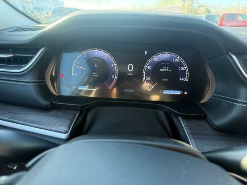 Used 2023 Jeep Grand Cherokee Limited image 45