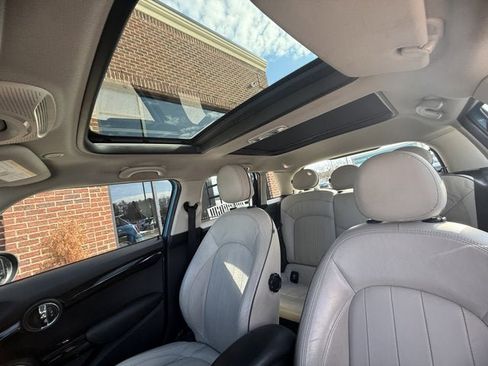 Used 2015 MINI Cooper S image 19