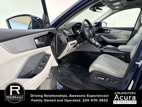 Used 2025 Acura MDX SH-AWD w/ Technology Package image 4