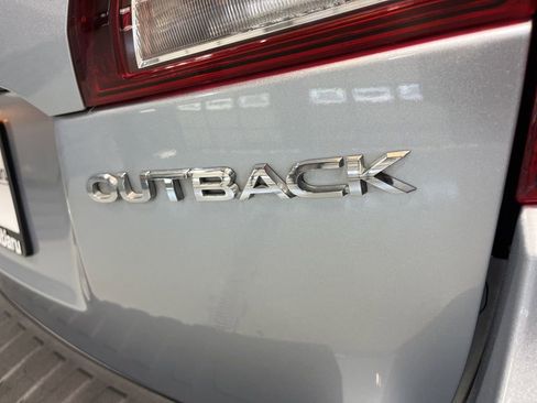 Used 2018 Subaru Outback 2.5i Limited w/ Popular Package #2 AWD/4WD image 37