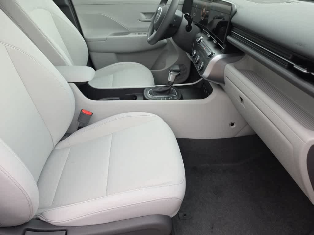 New 2027 Hyundai Kona SE FWD image 21