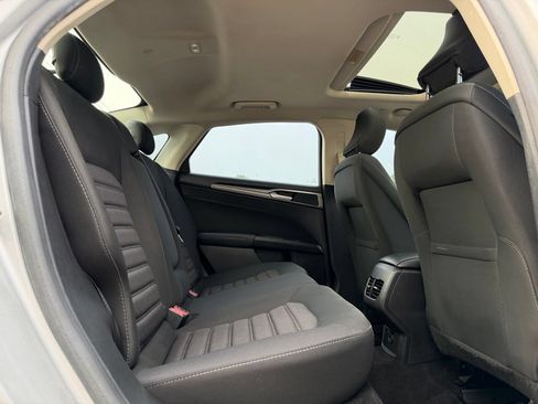 Used 2018 Ford Fusion SE FWD image 18