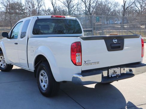 Used 2016 Nissan Frontier S image 9