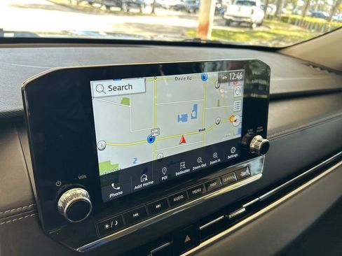 Used 2024 Mitsubishi Outlander SE image 11