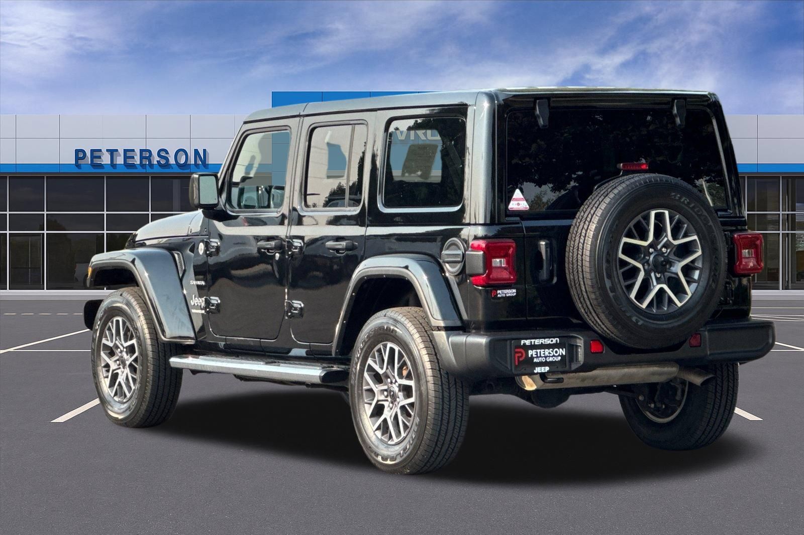 Used 2024 Jeep Wrangler Unlimited Sahara AWD/4WD image 6