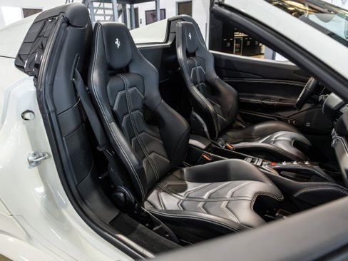Used 2018 Ferrari 488 Spider RWD image 45