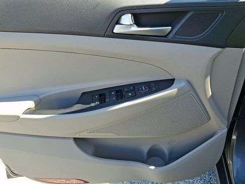 Used 2019 Hyundai Tucson Value AWD/4WD image 15