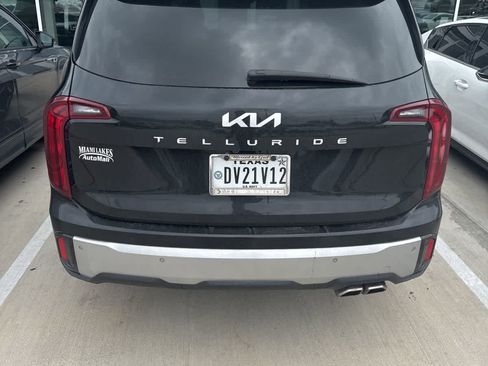 Used 2023 Kia Telluride S FWD image 11