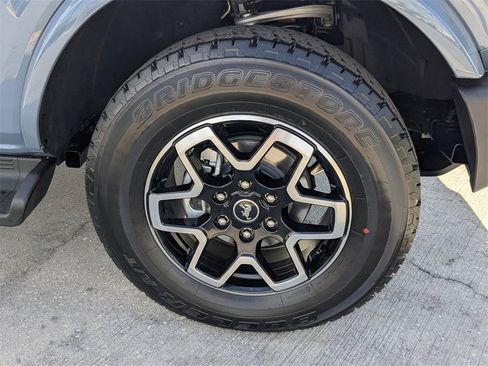 New 2025 Ford Bronco Outer Banks image 8