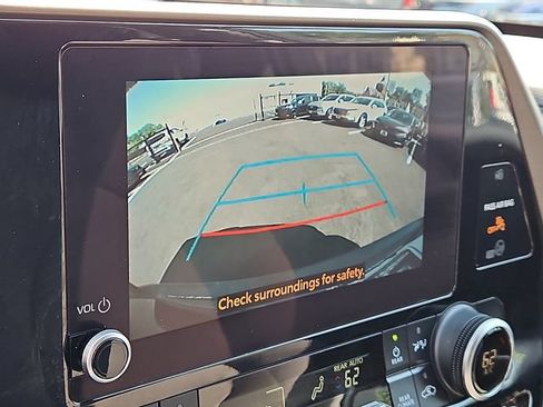Used 2023 Toyota Highlander L AWD/4WD image 18