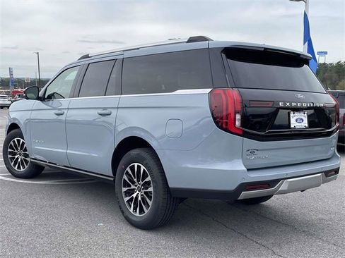 New 2025 Ford Expedition Max Platinum image 3