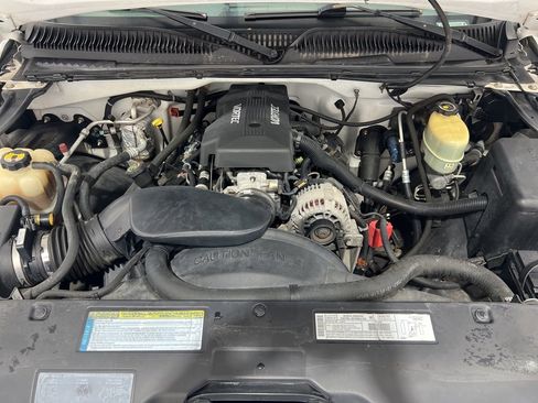 Used 2000 Chevrolet Silverado 2500 W/T w/ Firm Ride Suspension Pkg image 24