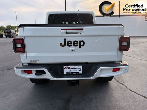 Used 2021 Jeep Gladiator Overland AWD/4WD image 12