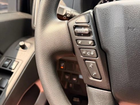 Used 2025 Nissan Frontier SV AWD/4WD image 20