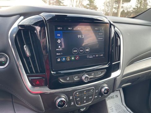 Used 2022 Chevrolet Traverse LT w/ Midnight/Sport Edition image 22