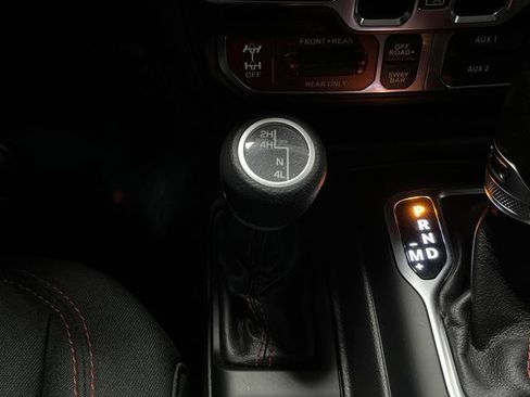 Used 2023 Jeep Gladiator Rubicon w/ Cold Weather Group image 23