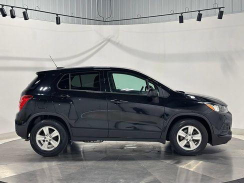 Used 2020 Chevrolet Trax LS w/ Tint and Cruise Package FWD image 11