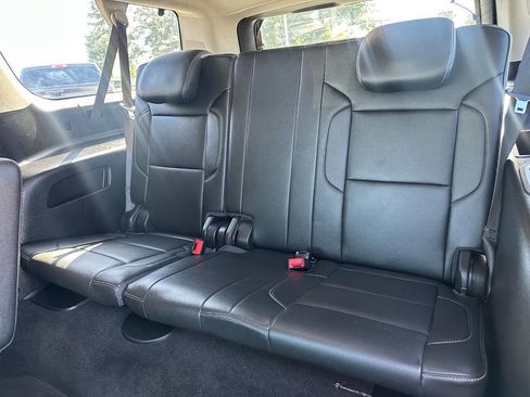 Used 2018 Chevrolet Suburban LT AWD/4WD image 8