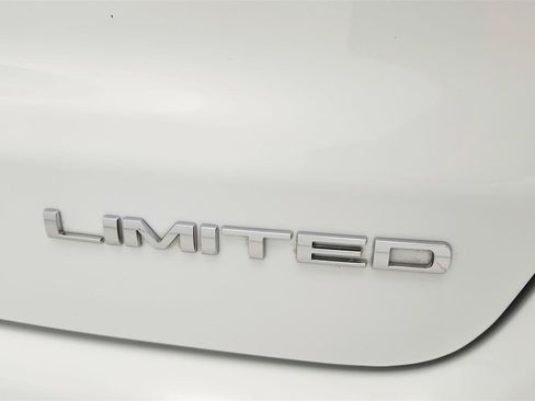 Used 2025 Jeep Compass Limited AWD/4WD image 29