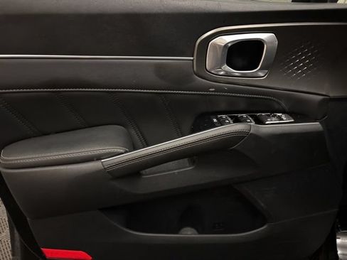 Certified 2023 Kia Sorento SX FWD image 9