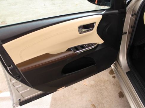 Used 2015 Toyota Avalon XLE Premium image 9