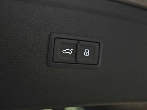 Used 2022 Audi SQ5 Premium Plus w/ Premium Plus Package image 17