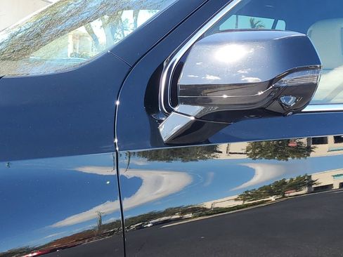 Certified 2023 Cadillac Escalade Premium Luxury image 12