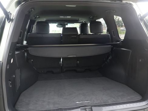 Used 2023 Lexus LX 600 4WD image 9