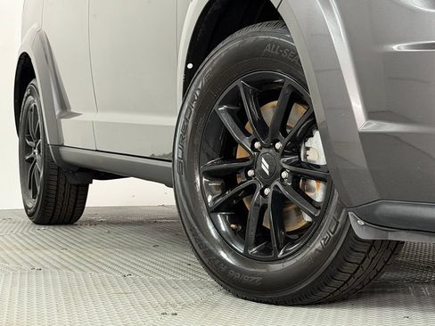 Used 2020 Dodge Journey SE w/ SE Popular Equipment Group FWD image 16