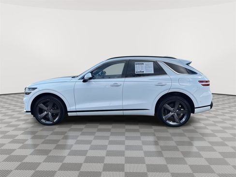 Used 2025 Genesis GV70 3.5T Sport w/ Sport Advanced Package AWD/4WD image 8