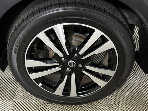 Used 2020 Nissan Kicks SR FWD image 34