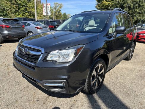 Used 2017 Subaru Forester 2.5i Premium w/ All-Weather Package AWD/4WD image 2