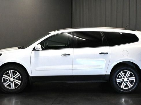 Used 2017 Chevrolet Traverse LT AWD/4WD image 8