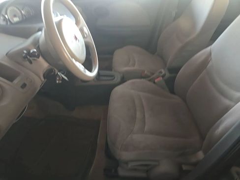 Used 2003 Saturn ION Level 2 w/ Convenience Pkg FWD image 3