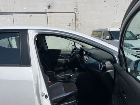 Used 2025 Nissan Versa SV FWD image 26
